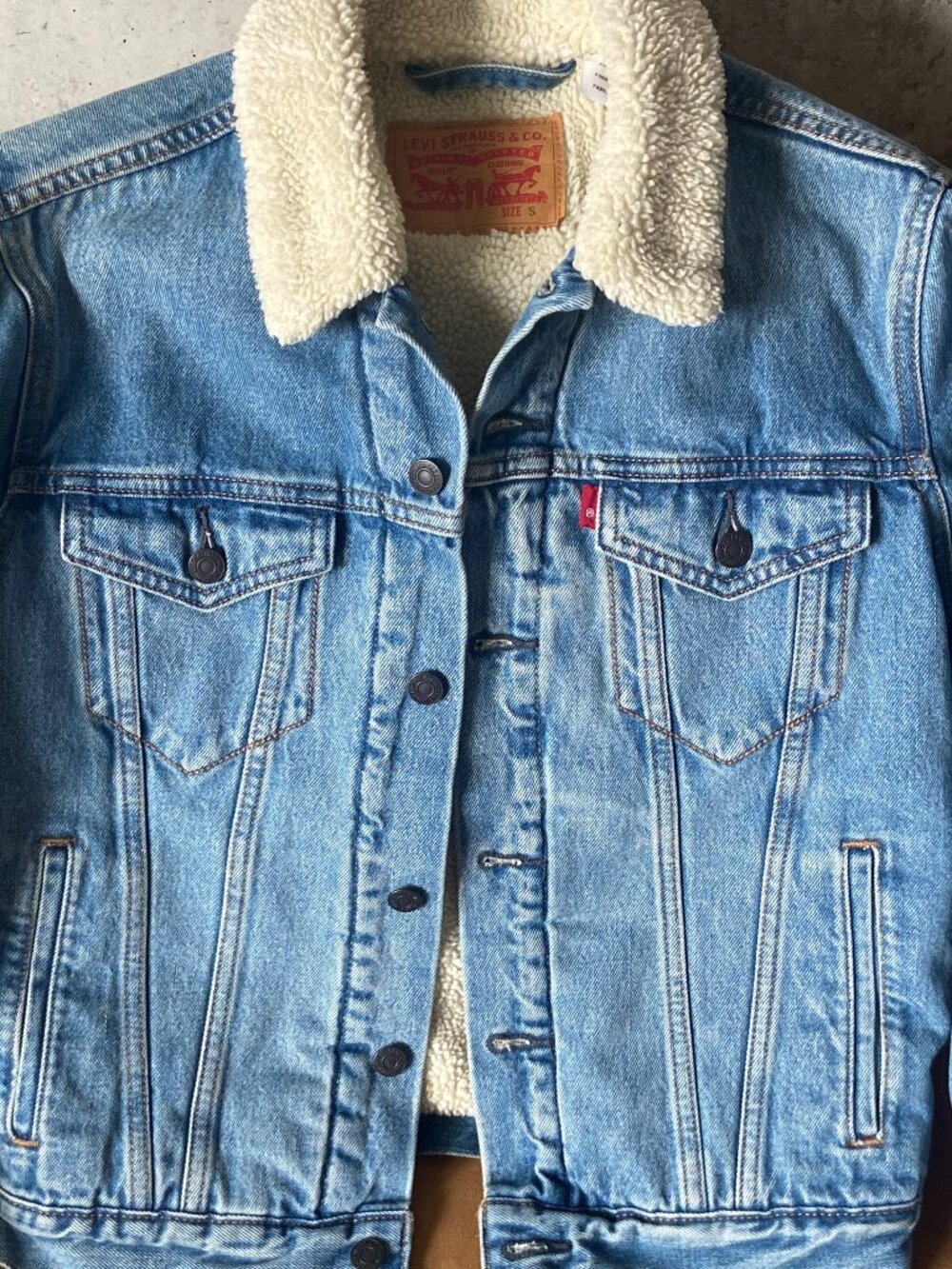 Levi’s Sherpa Lined Denim Trucker Jacket Size S PC9 70598-0026